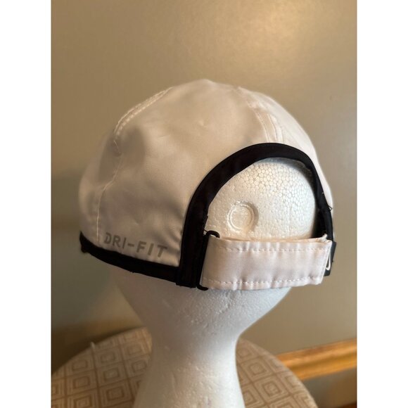 Ladies Nike Dri-Fit Featherlight Adjustable Cap White & Black  Velcro - Picture 2 of 6